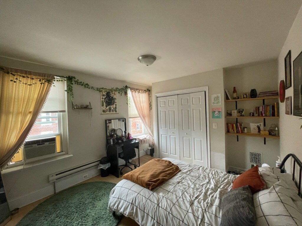 Building Photo - 2209 S 15th St