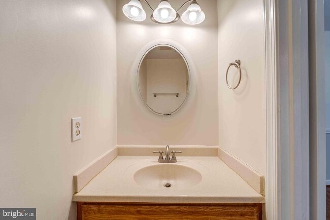 Building Photo - 7713 Bristol Square Ct