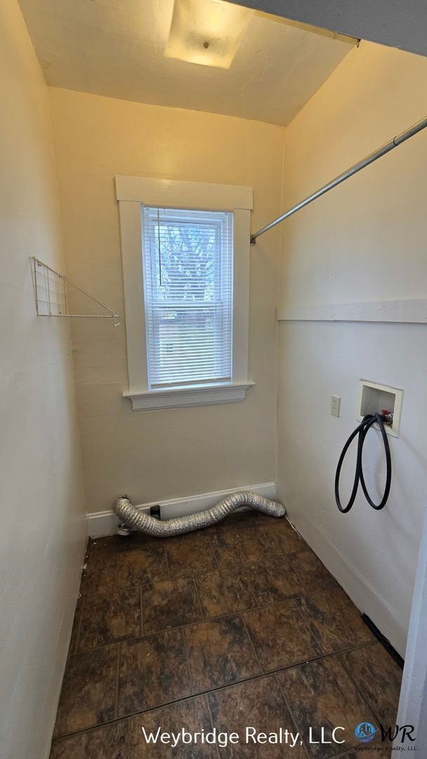 Building Photo - Bright & Spacious 3-Bedroom Home with Dining Room & Off-Street Parking -Mt. Healthy