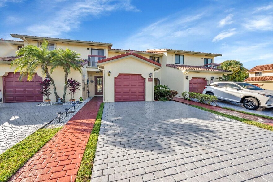 Building Photo - 9620 Alcazar Ln
