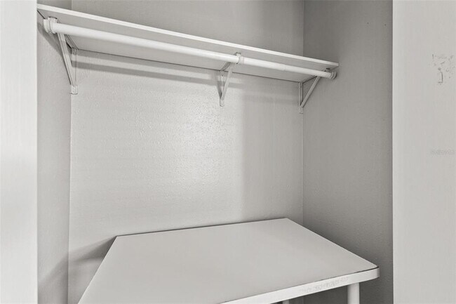 Building Photo - 923 E 12th Ave