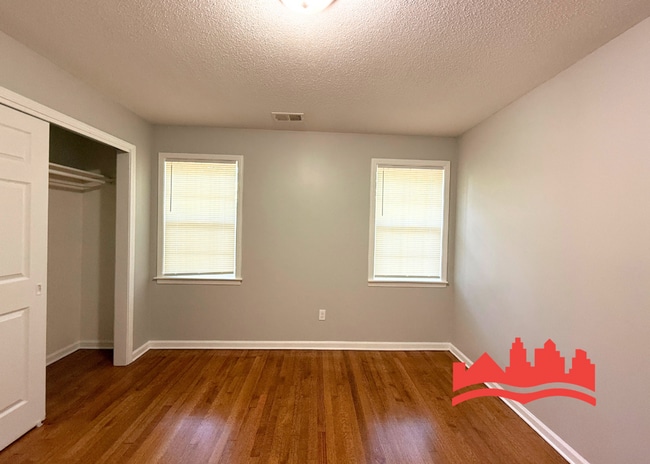 Building Photo - 4960 Sherry Dr