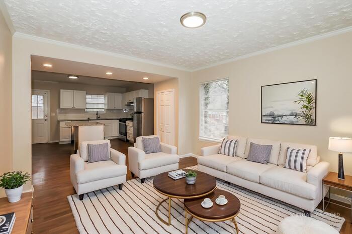 Building Photo - 1684 Regency Pl