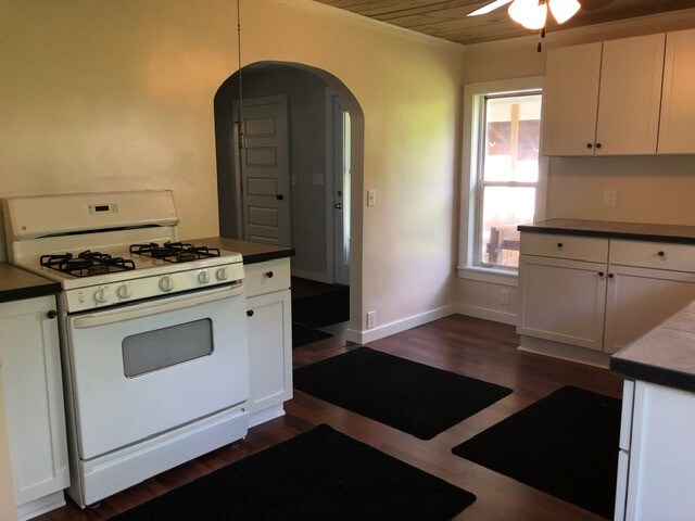 Building Photo - 662 Lamberton St NE