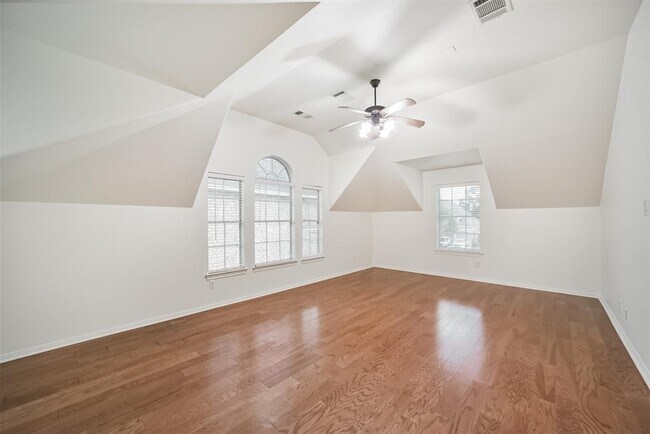 Building Photo - 14015 Falcon Heights Dr