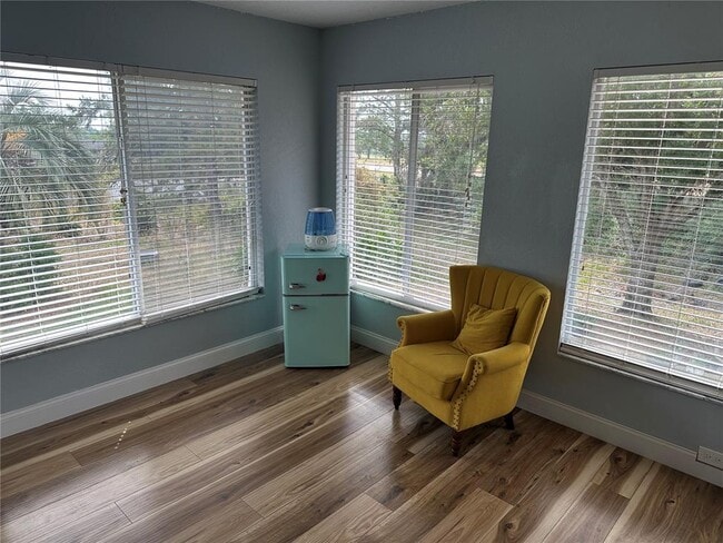 Building Photo - 7327 Floral Cir E