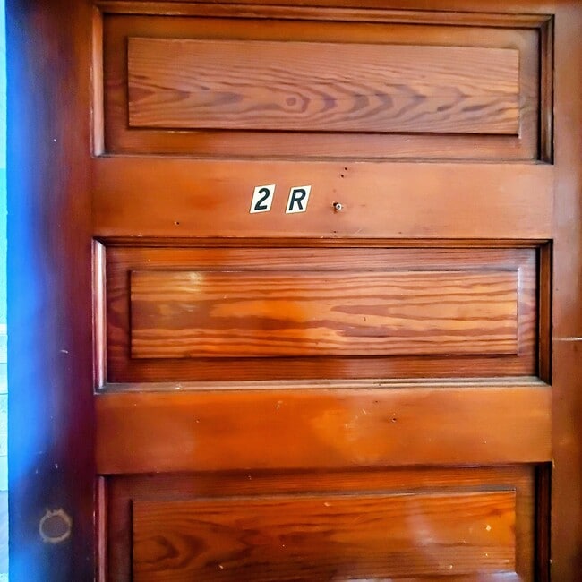 Building Photo - 2451 Maplewood Ave