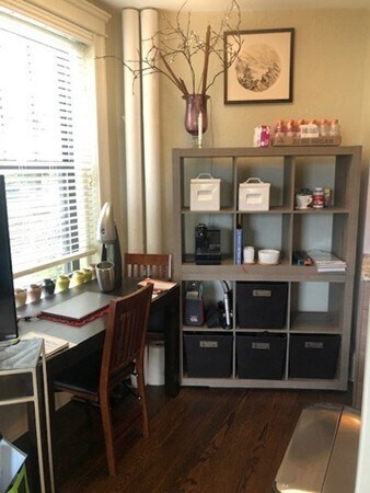 Building Photo - 122 Riverway