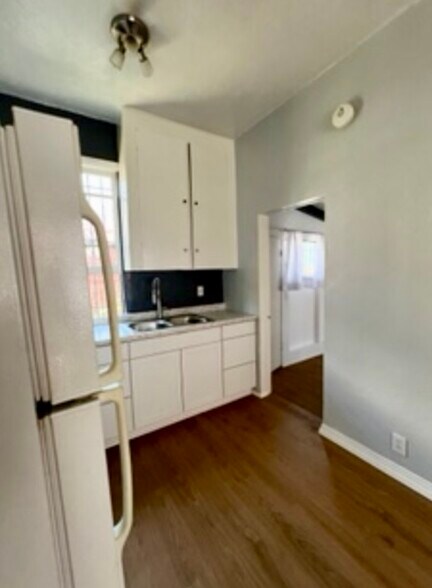 Building Photo - 6089 1/4 Cashio St