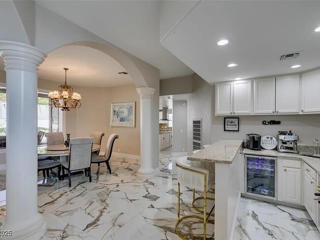 Building Photo - 2101 Diamond Bar Dr