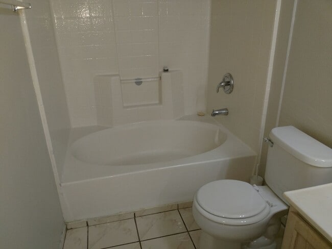 Building Photo - 2 Bedroom 2 Bathroom in Canyon Willows