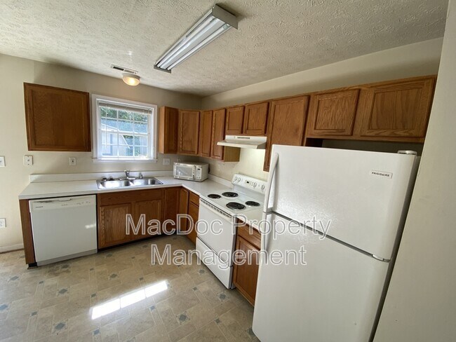 Building Photo - 9740 W Midland Way