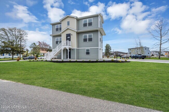 Building Photo - 58 Cove Rd