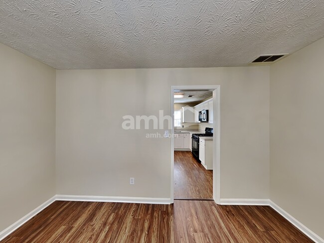 Building Photo - 175 Garrison Crossing
