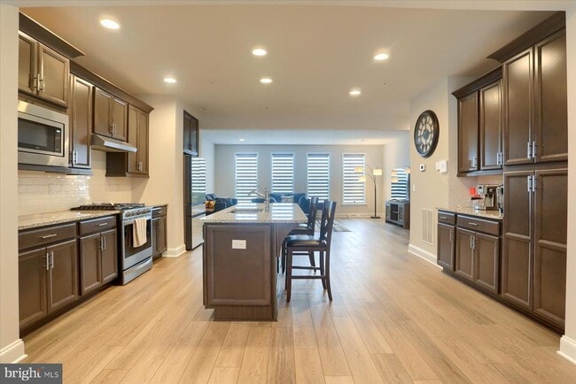 Building Photo - 3219 Wayland Rd