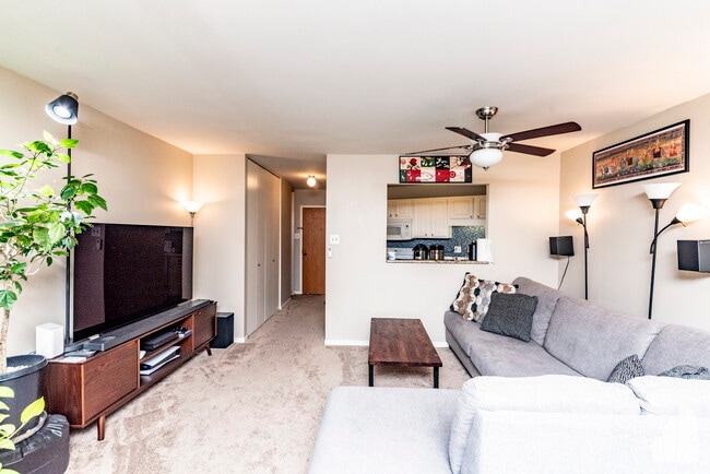 Building Photo - 211 E Ohio St