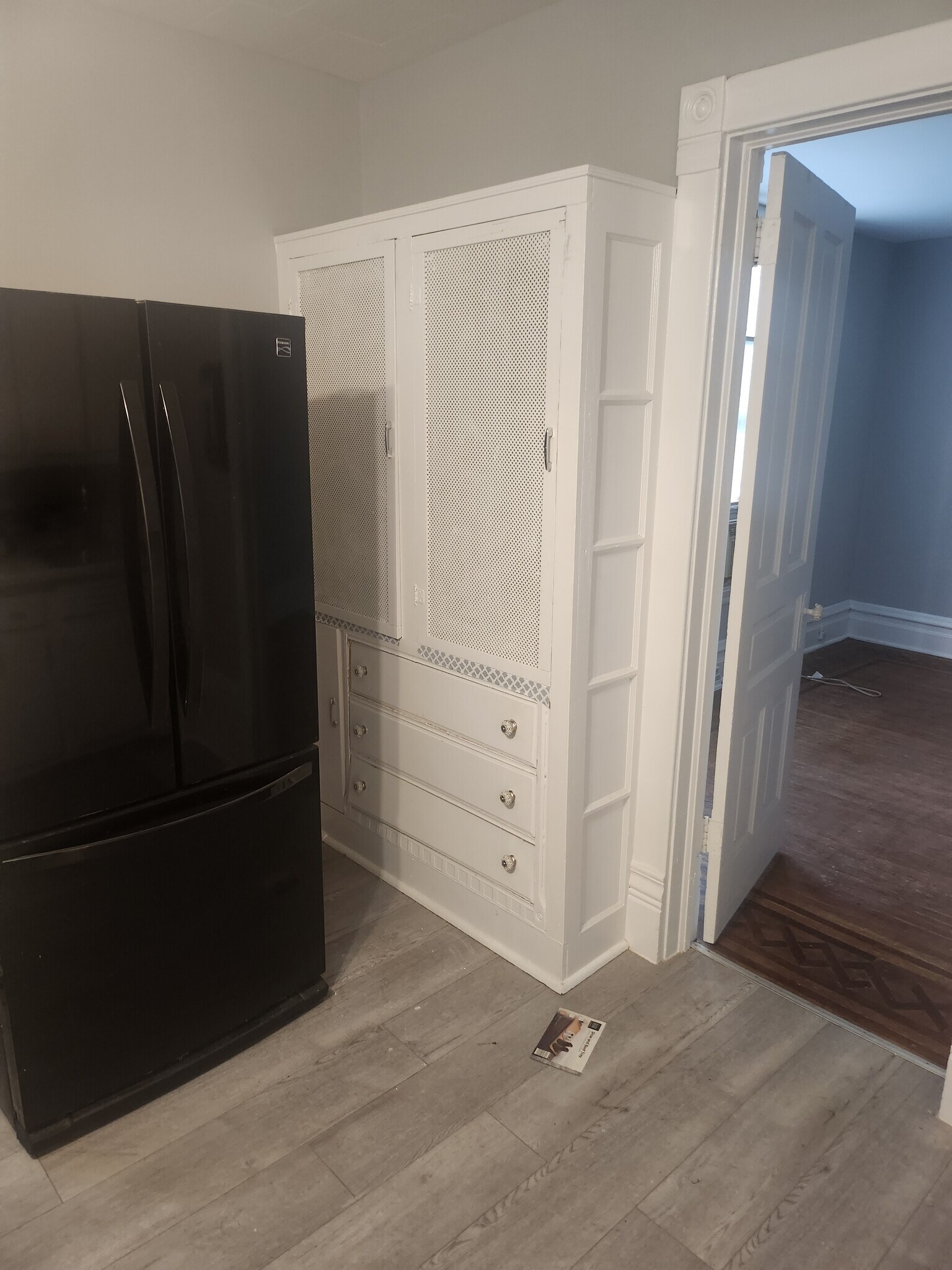 Building Photo - 238 N Lockwood Ave