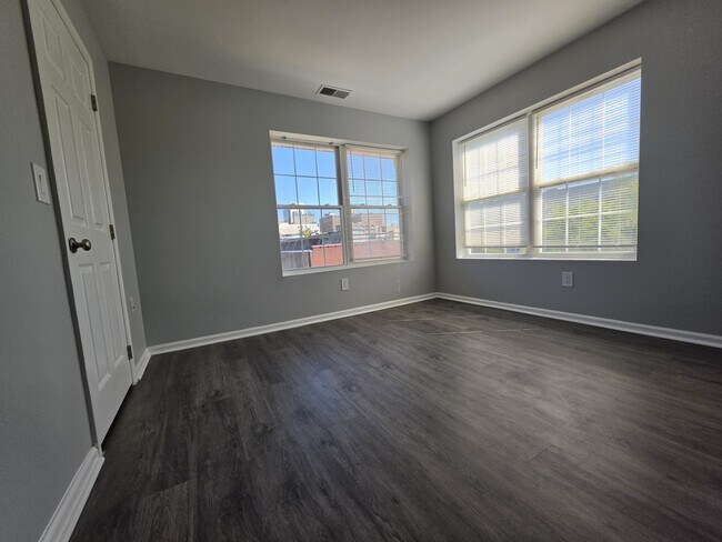 Building Photo - 223 N Tatnall St