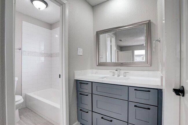 Building Photo - 2710 Virginia Colony Dr
