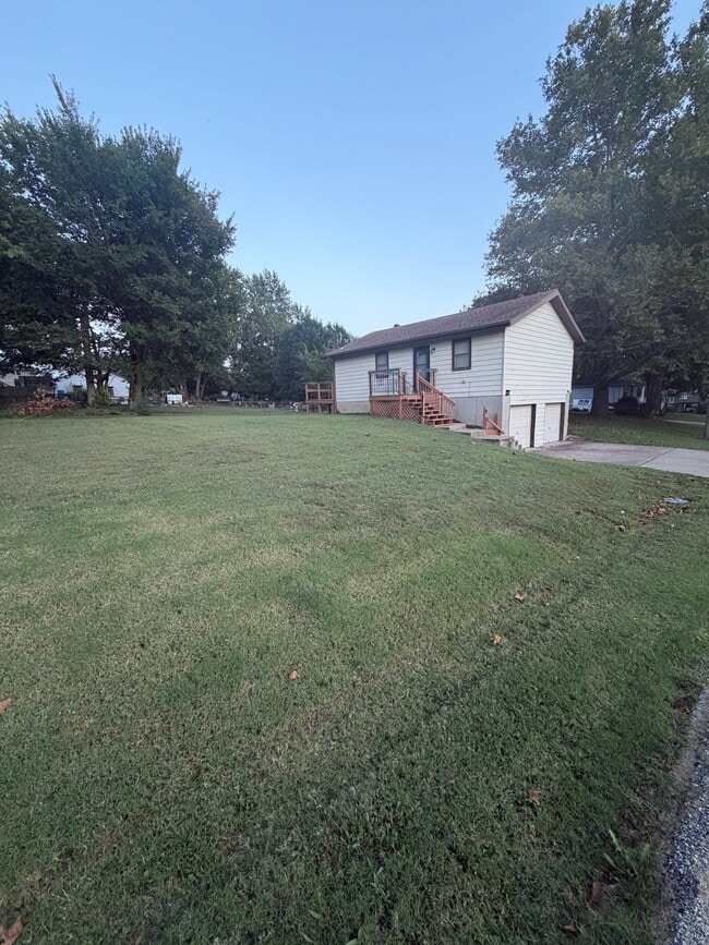 Building Photo - 8737 N Grand Ave