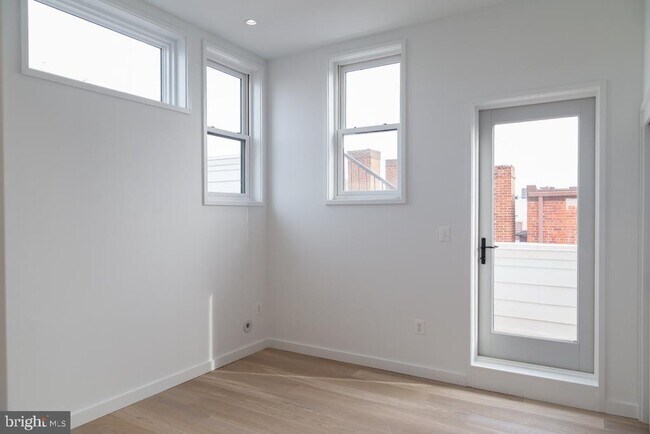 Building Photo - 1443 Euclid St NW