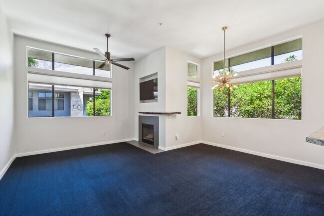 Building Photo - 2 Bed / 2 Bath Townhome at Biltmore, Palm ...