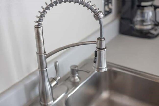 Building Photo - 5 Bedroom home available to rent!