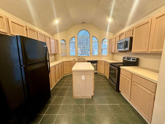 Building Photo - Park Glen Keller ISD Move-In April