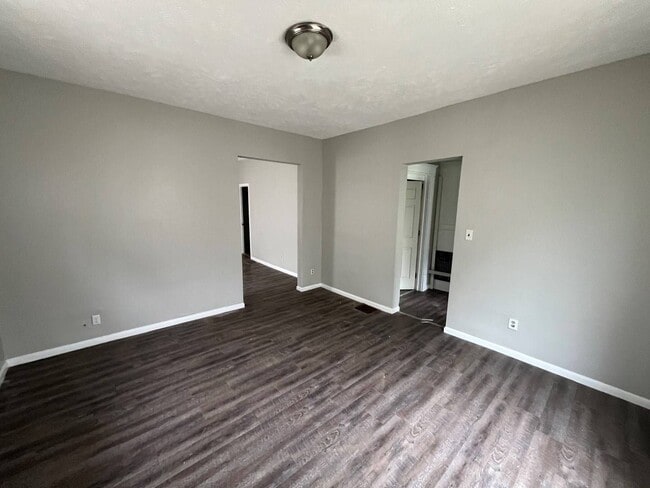 Building Photo - Spacious & Elegant 4-Bedroom Home with Exclusive Rent Discounts!