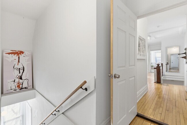 Building Photo - 2001 Orrington Ave