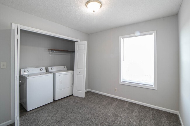 Building Photo - 145 Darlene Dr