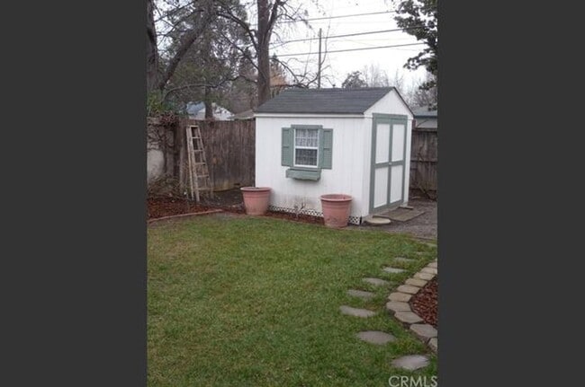 Building Photo - Cute, Charming, Well Maintained and Central Location!