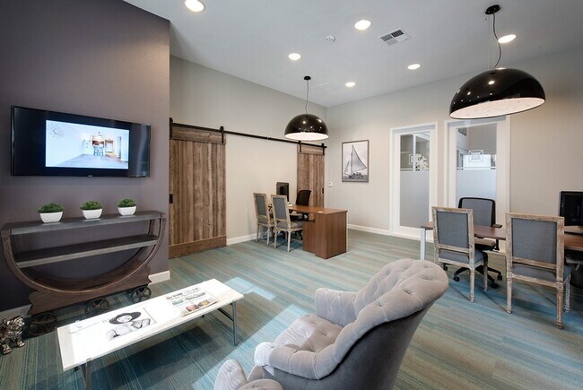 Building Photo - Waterford Place