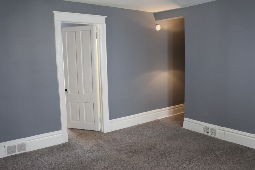 Front living room - 145 South St