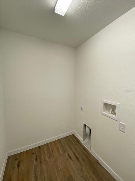 Building Photo - 2731 SW 137th Pl