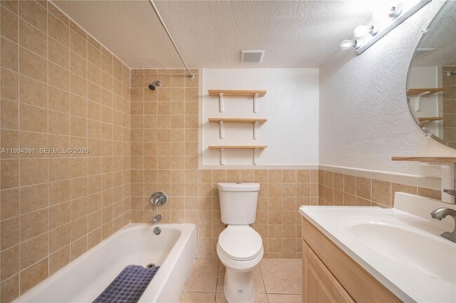 Building Photo - 9220 Fontainebleau Blvd