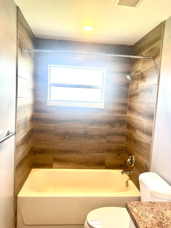 Building Photo - 9305 Sunrise Dr