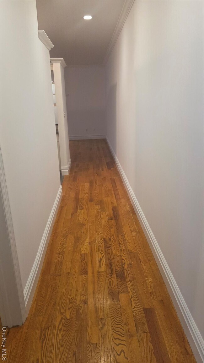 Building Photo - 3 Main St