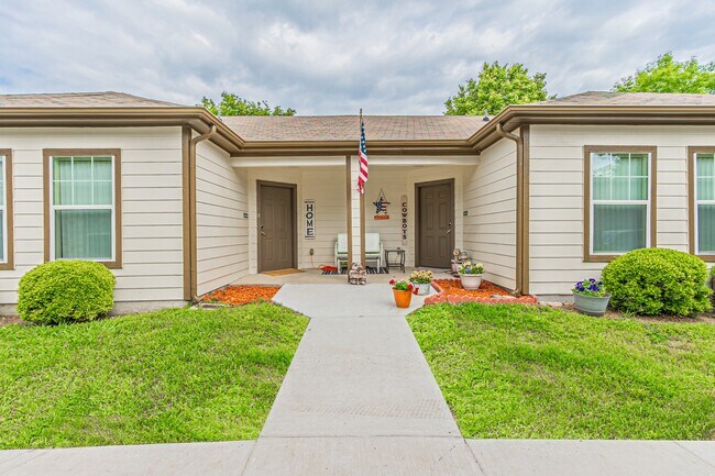 Building Photo - Park Manor Senior Apartments