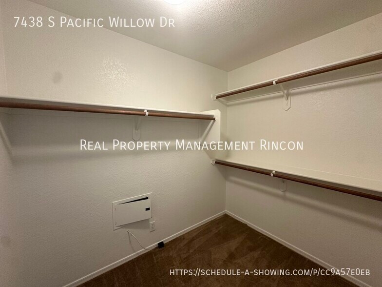 Building Photo - 7438 S Pacific Willow Dr