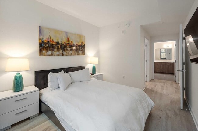 Building Photo - 1051 First St NE