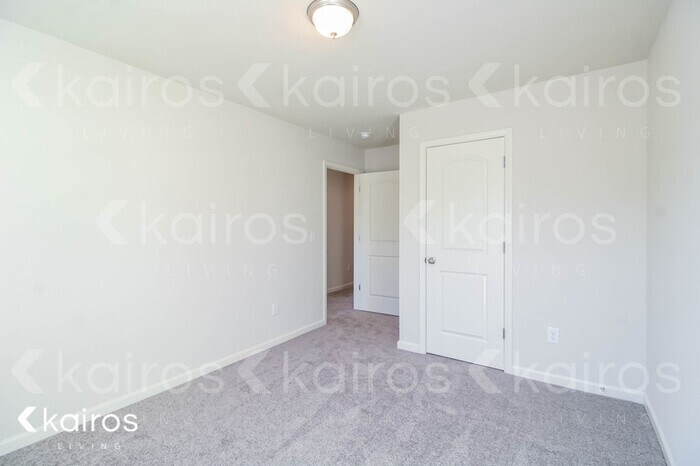 Building Photo - 460 Waterview Ct