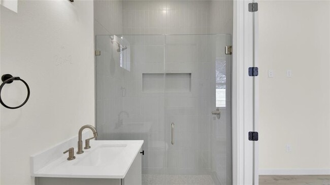 Building Photo - 6802 Montana St