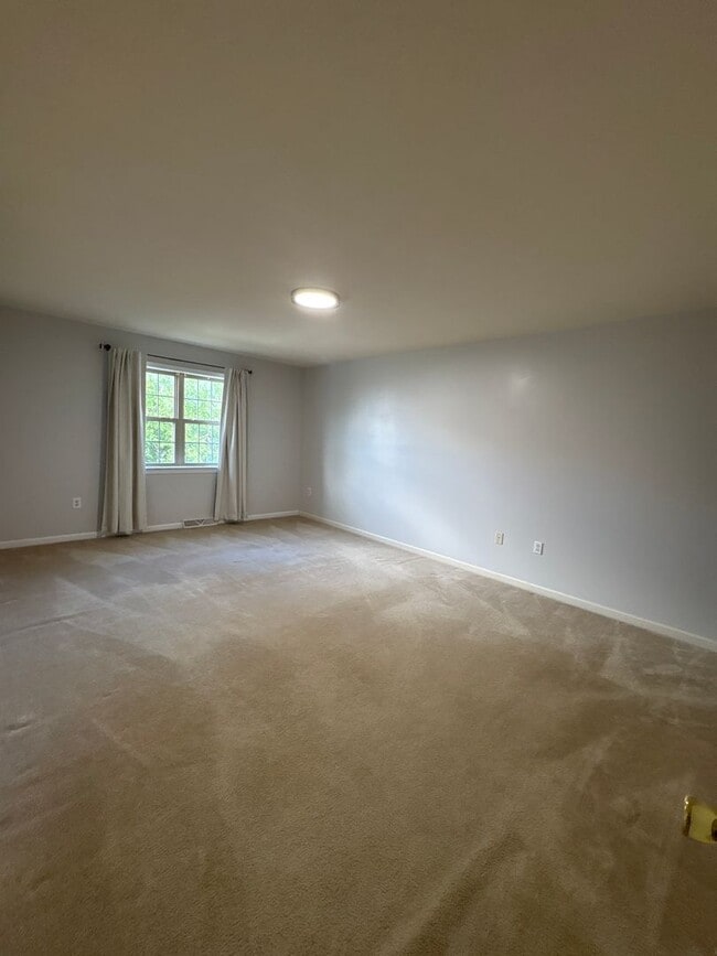 Building Photo - Video on Pictures! 4 Bed/2.5 Bath Colonial in Red Lion SD, Garage, Yard