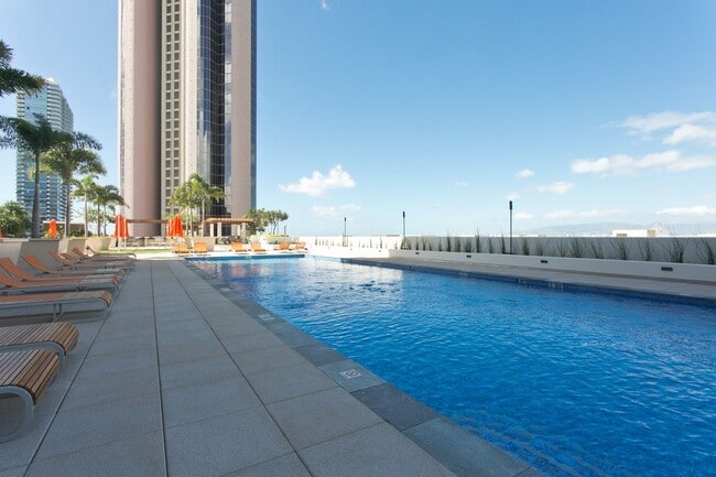 Primary Photo - Modern 1-Bedroom Condo in Kakaako – 20th F...