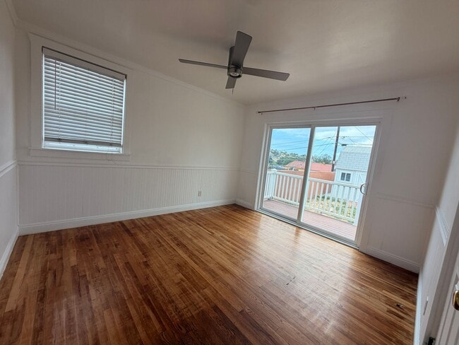 Building Photo - Bright and charming 2 Bedroom / 1 Bathroom home with tons of natural light and plenty of outdoor ...