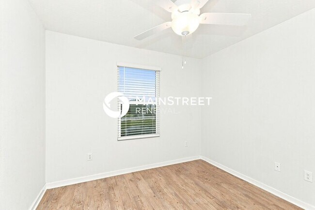 Building Photo - 3 Bedroom Pet-Friendly Home in Jacksonville, FL with Main Street Renewal