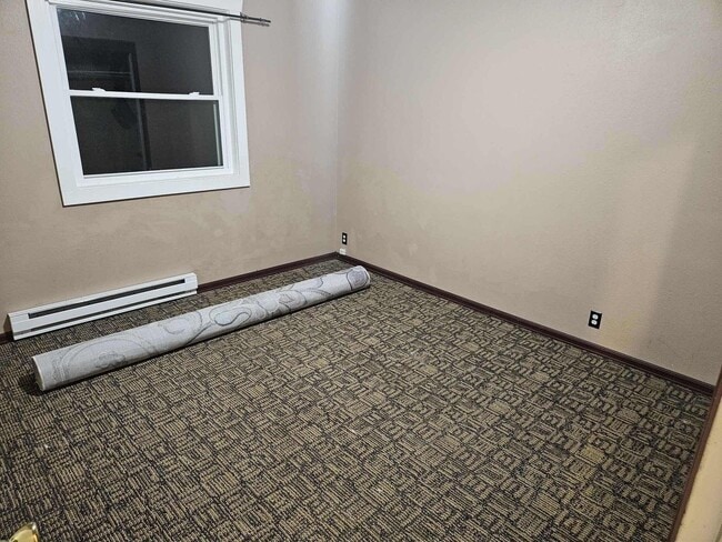 Building Photo - 365 Bare St