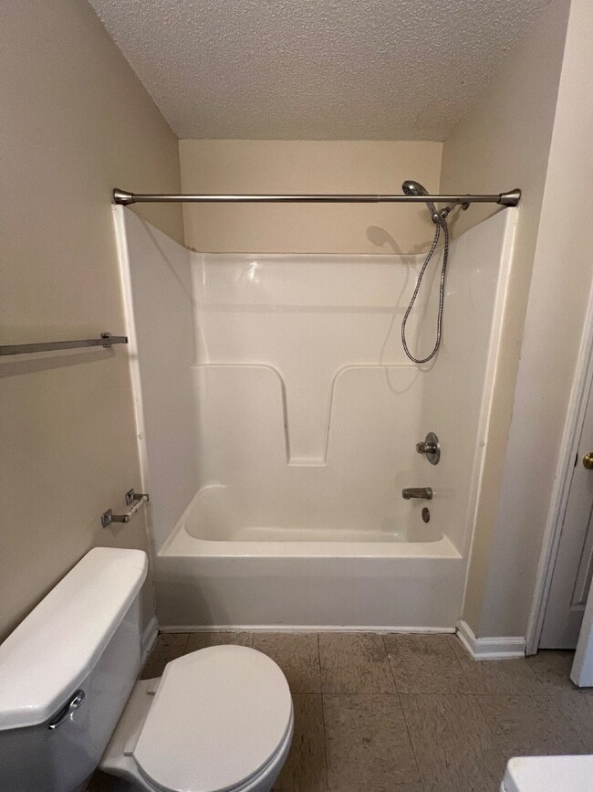 Building Photo - 102 A TENNESSEE AVE OAK GROVE KY 42262