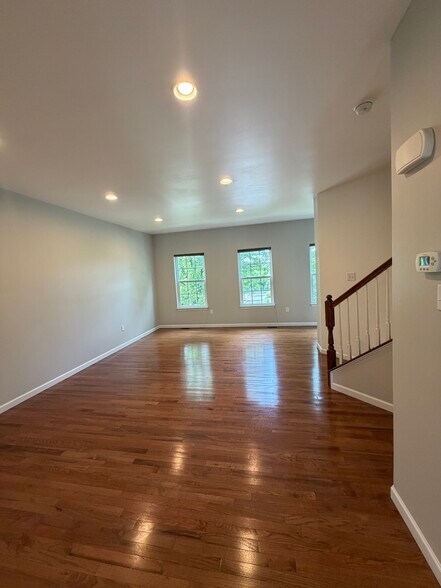 Building Photo - 349 Wealdstone Rd